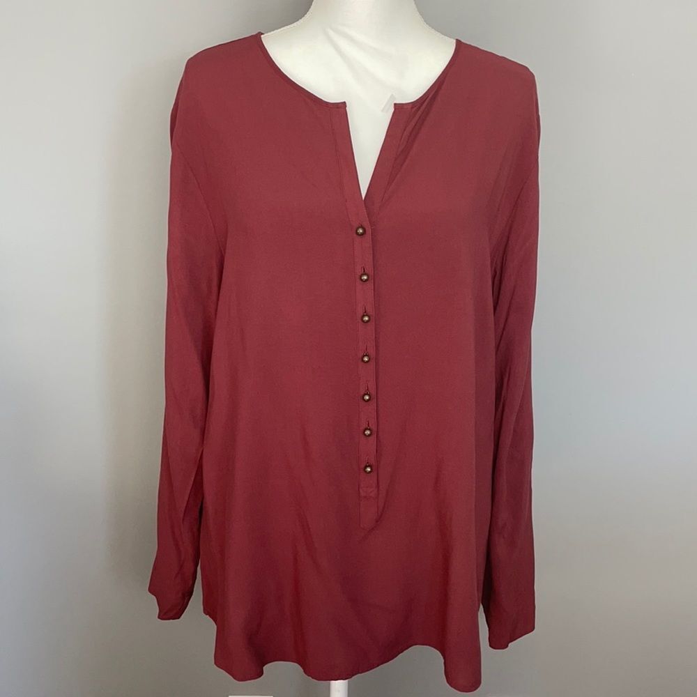 Soft Surroundings Long Sleeve Red Button Down Rayon Blouse. Size Large.